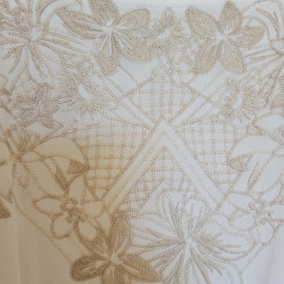 Tan and white tank top - Picture 4 of 8